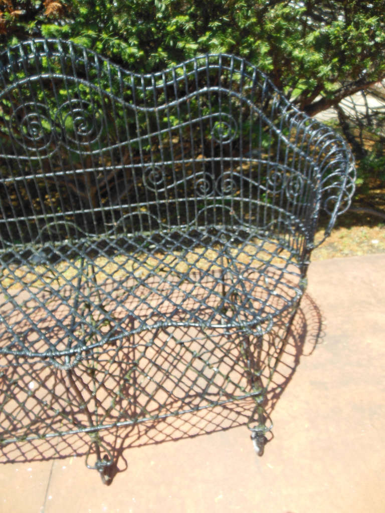 American Fancy Wire Bench In Excellent Condition In Long Island, NY