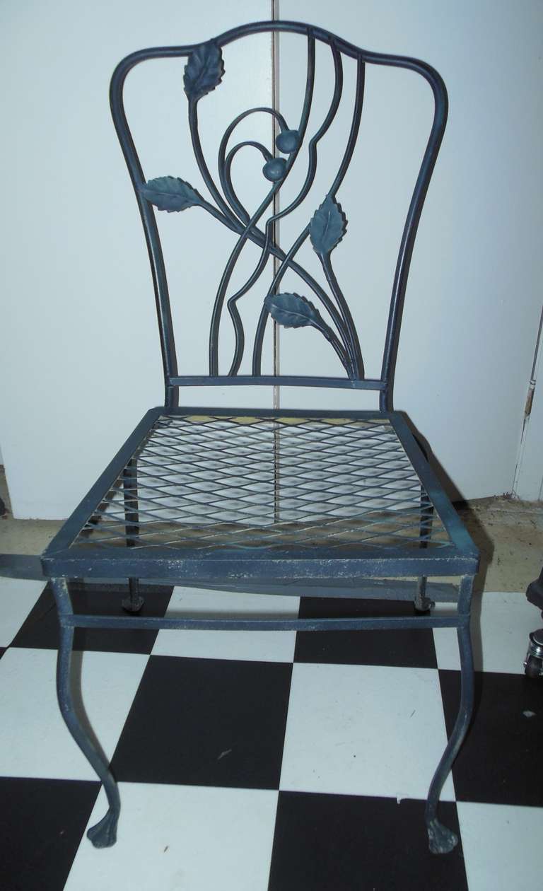 Salterini Wrought Iron patio dining set In Good Condition In Long Island, NY