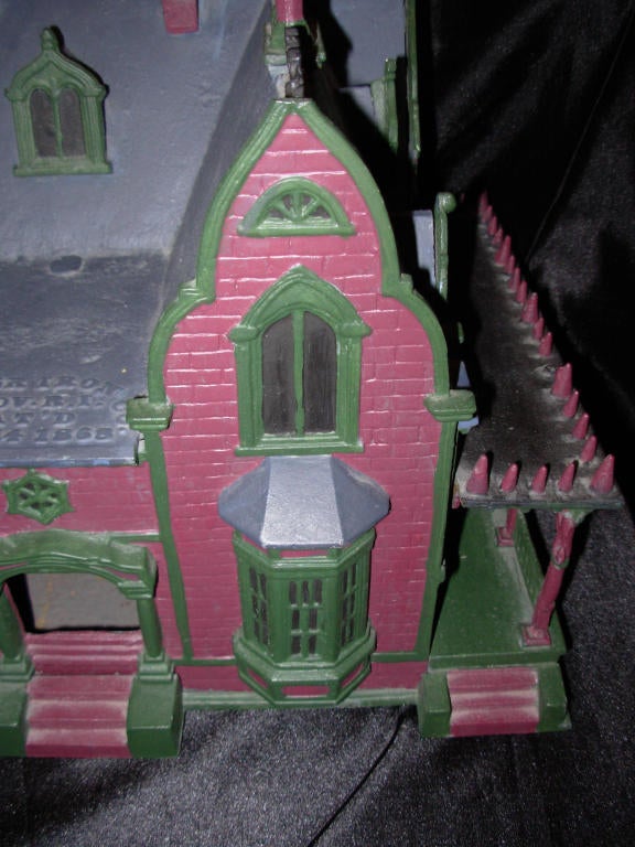 American Miller Cast Iron Birdhouse In Good Condition For Sale In Long Island, NY