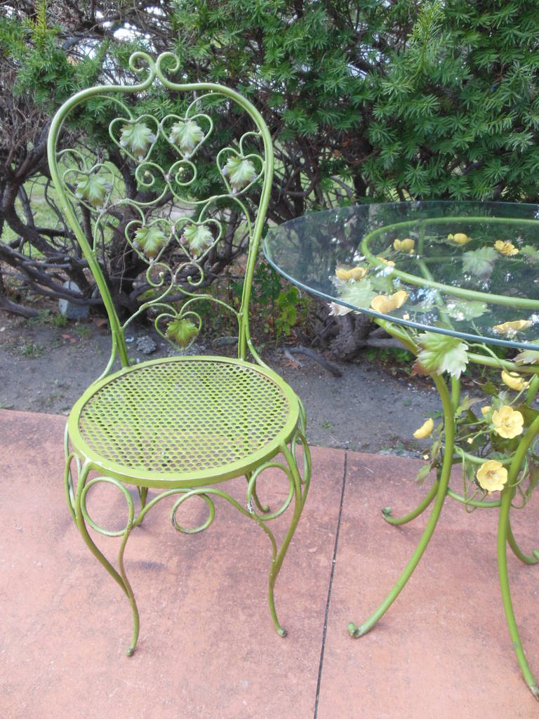 Italian Tole Bistro Set In Excellent Condition In Long Island, NY
