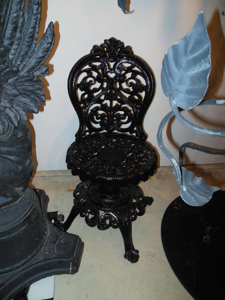 American Garden chairs: Cast Iron  pr Swivel chairs                       For Sale