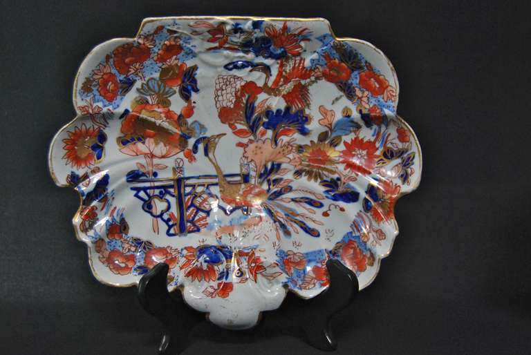 Rare Pair of Ironstone Leaf Dishes of Imari Taste In Excellent Condition For Sale In Charleston, SC