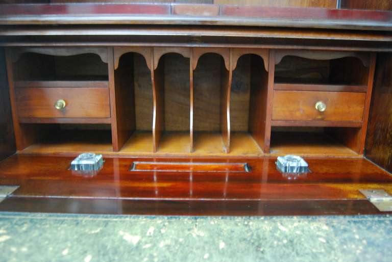 Antique English Mahogany Secretary Bookcase In Good Condition For Sale In Charleston, SC