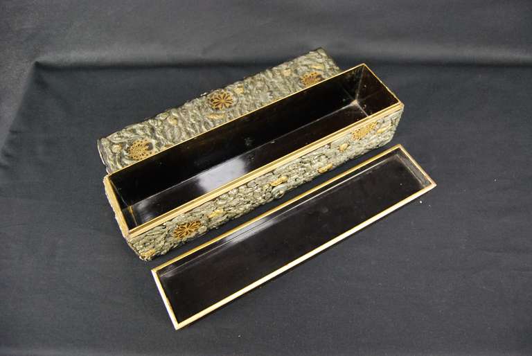 Japanese Meiji Period Lacquered Box For Sale 2