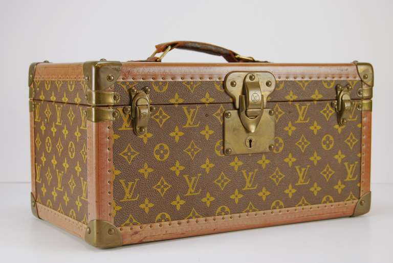 Louis Vuitton Beauty Train Case, 1935 In Excellent Condition In Charleston, SC