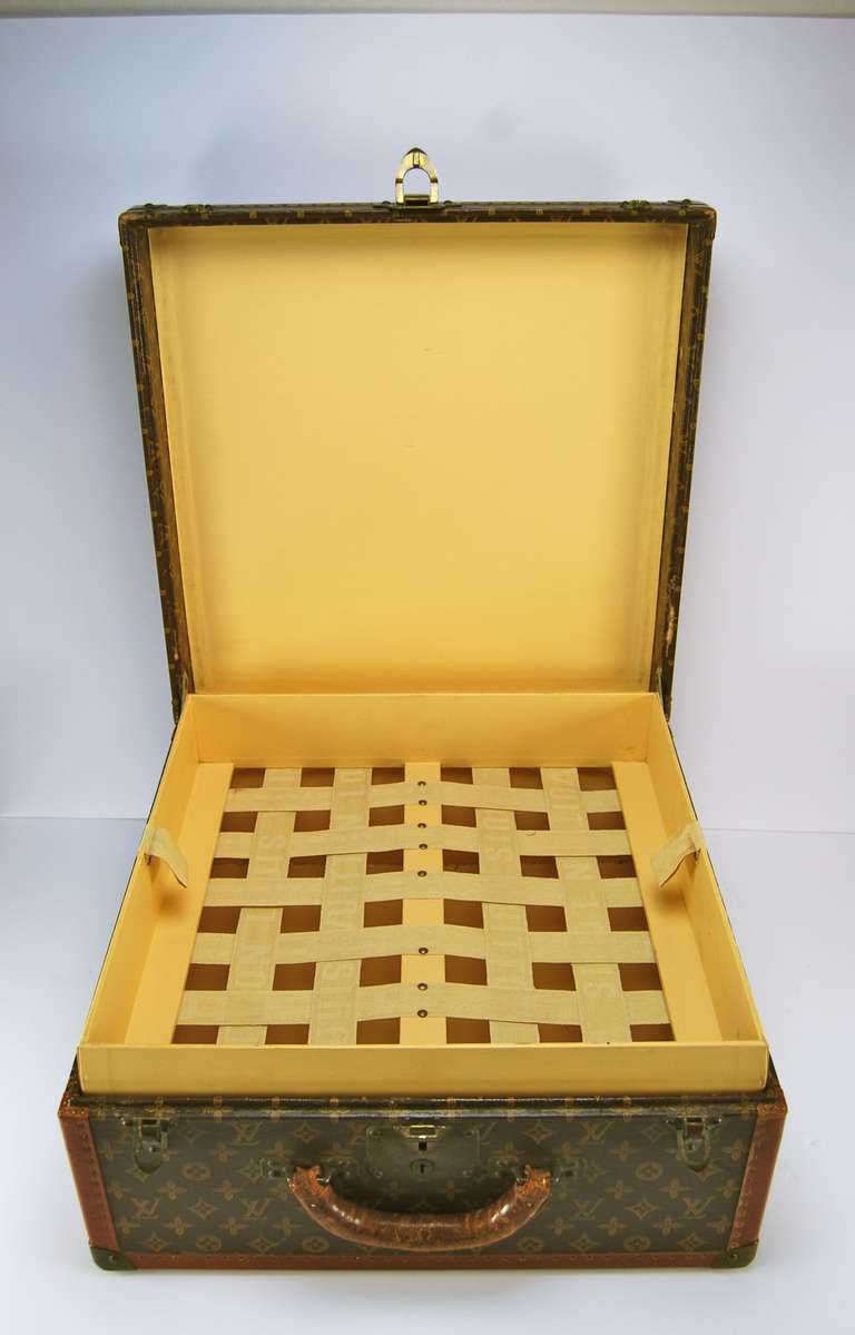 Mid-20th Century Louis Vuitton Square Trunk with Tray, 1935 For Sale