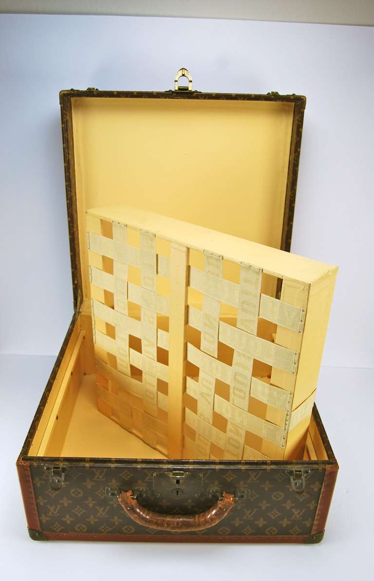 Louis Vuitton Square Trunk with Tray, 1935 For Sale 1
