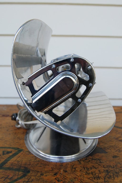 Roaring 20's Art Deco Chrome Heater Converted to Table Lamp In Good Condition In Charleston, SC