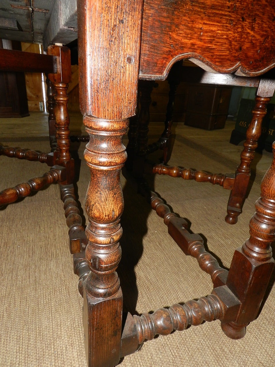 Oak Wake or Hunt Dining Table For Sale 2