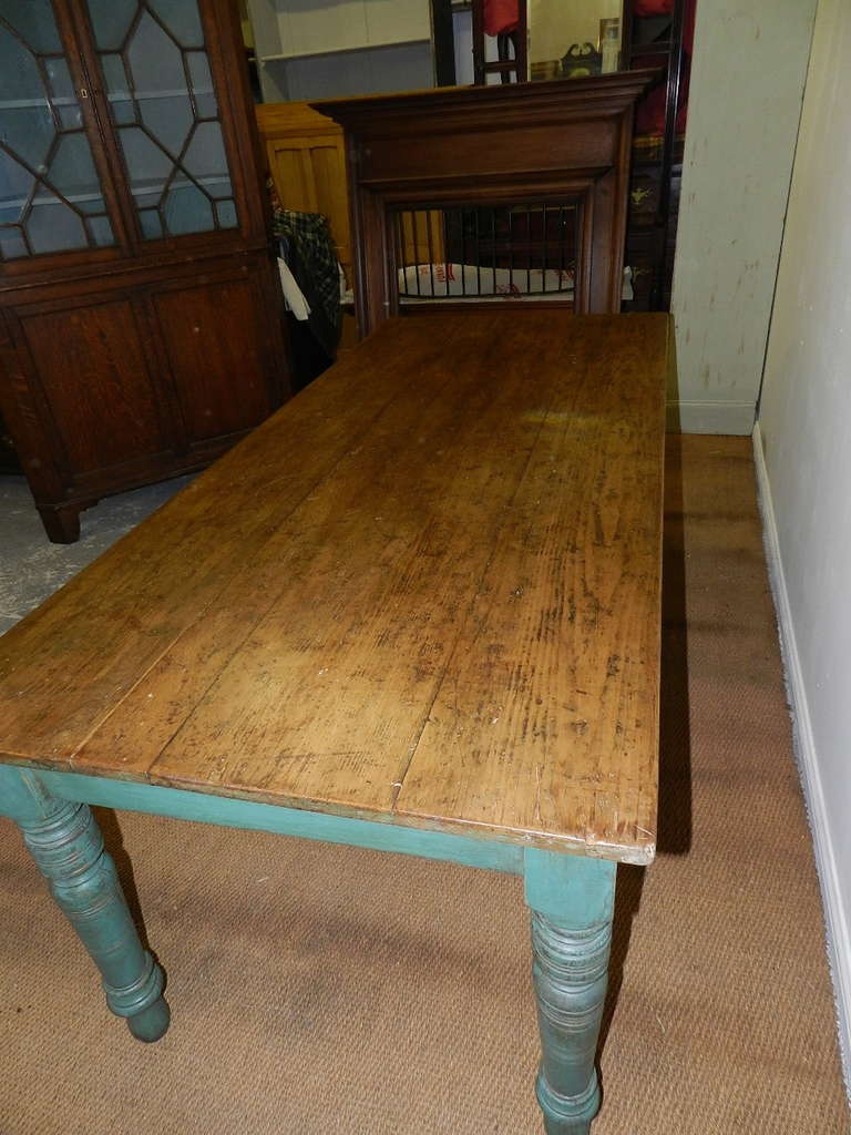 Scrub Topped Farm Table with Original Paint In Good Condition In Millwood, VA
