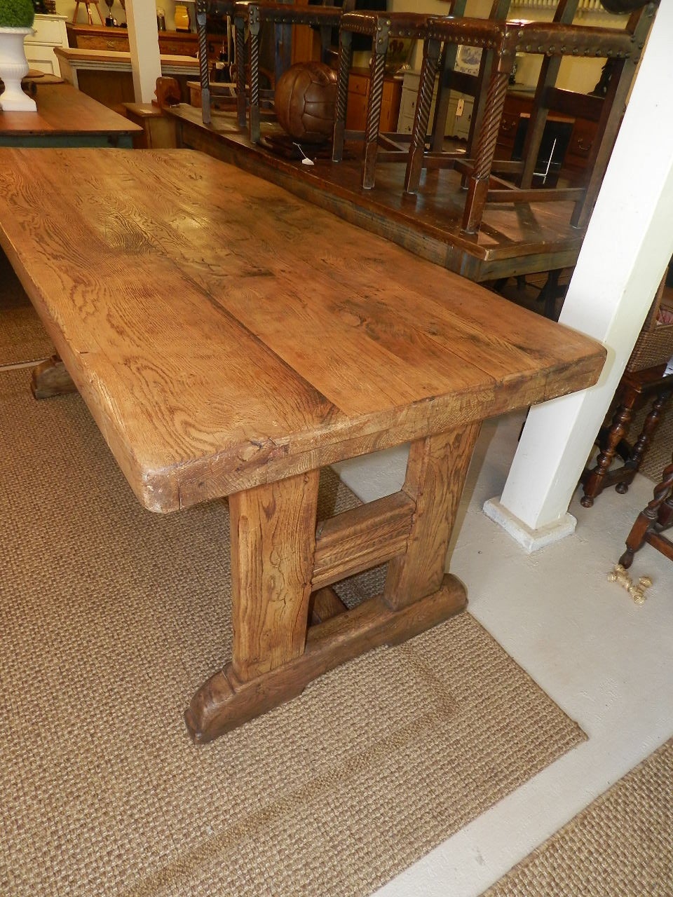 Oak Farm Table In Excellent Condition In Millwood, VA