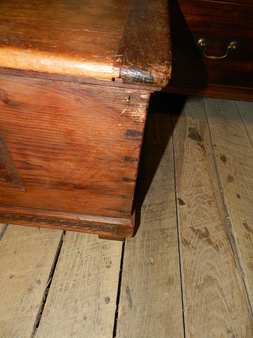 Pine Coffer In Excellent Condition In Millwood, VA