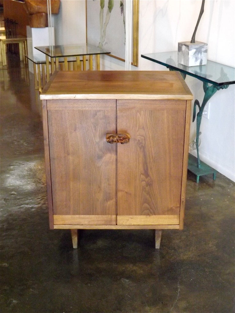 A unique example. Much taller than a standard Kornblut cabinet.
Full provenance accompanies.