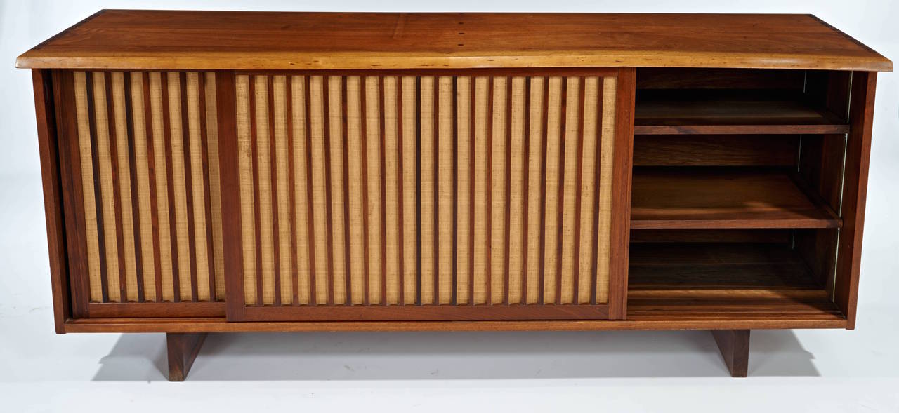 George Nakashima Pandanus Front Free Edge Credenza In Excellent Condition In Los Angeles, CA