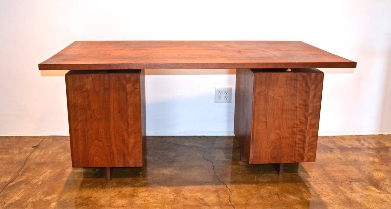 George Nakashima Double Pedestal Desk In Good Condition In Los Angeles, CA