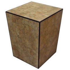 Coquille D
ouef Lacquer "Cube" Table