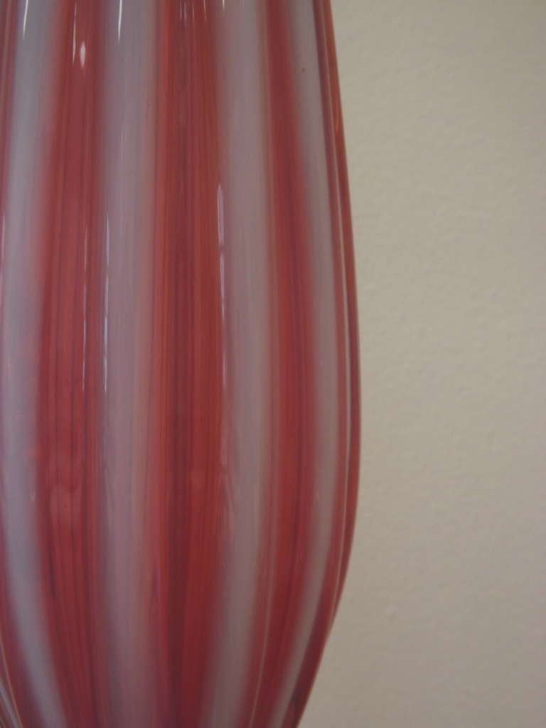 Seguso Table Lamps in Opalescent Pink Glass In Excellent Condition For Sale In Los Angeles, CA
