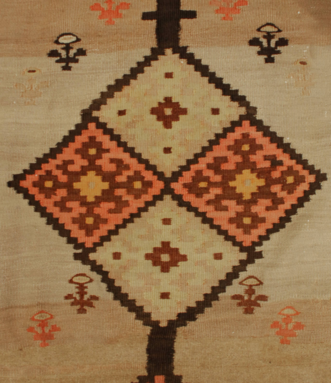 A wonderful early 20th century Persian Serab runner rug with four large diamond medallions on a field of natural variegated undyed wool background, surrounded by multiple geometric borders.