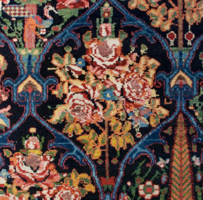 Early 20th Century Persian Bakhtiari Carpet,  For Sale 1