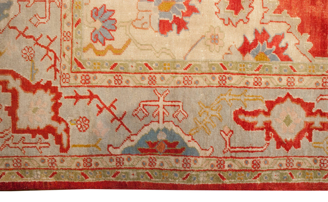 19th Century Oushak Rug In Excellent Condition For Sale In Chicago, IL