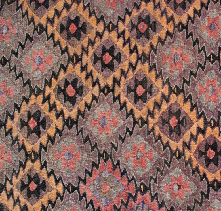 Early 20th Century Persian Qazvin Kilim In Excellent Condition For Sale In Chicago, IL