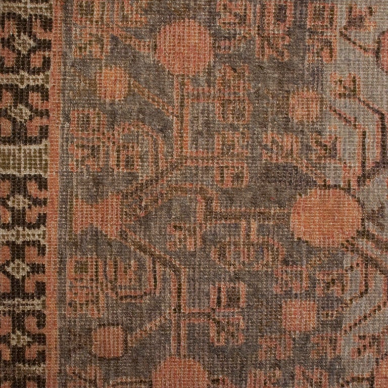 Early 20th Century Central Asian Khotan Carpet In Excellent Condition In Chicago, IL