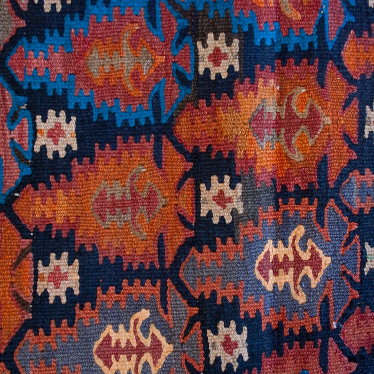 Alfombra kazvin kilim del siglo XX en Excelente estado para la venta en Chicago, IL