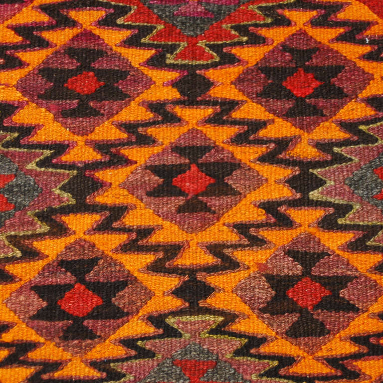 Early 20th Century Persian Kilim Runner In Excellent Condition For Sale In Chicago, IL