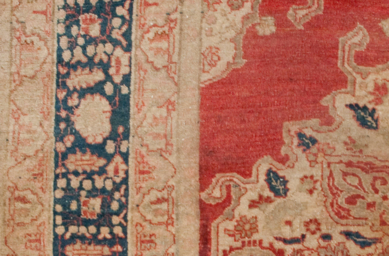 Tabriz-Teppich aus dem späten 19. Jahrhundert (Asiatisch) im Angebot