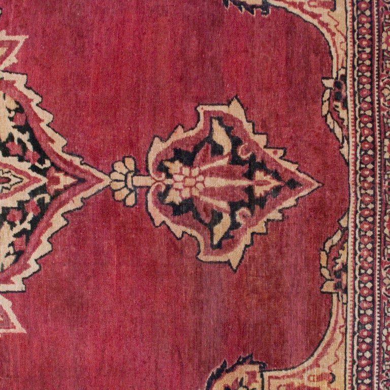 Alfombra persa Kirmanshah de principios del siglo XX Teñido con vegetales en venta