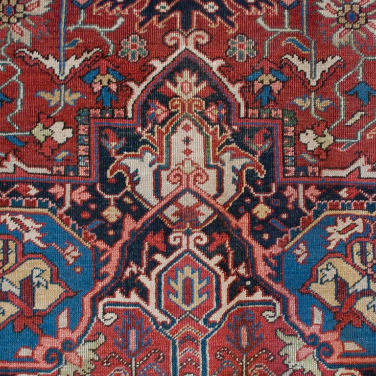 Early 20th Century Heriz Carpet In Excellent Condition In Chicago, IL