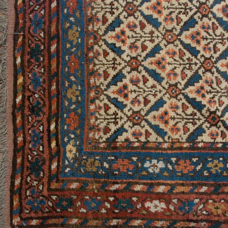 Early 20th Century Malayer Carpet Runner In Excellent Condition For Sale In Chicago, IL