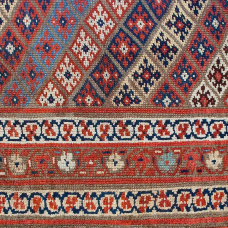 Persischer Teppich des frühen 20. Jahrhunderts im Zustand „Hervorragend“ im Angebot in Chicago, IL