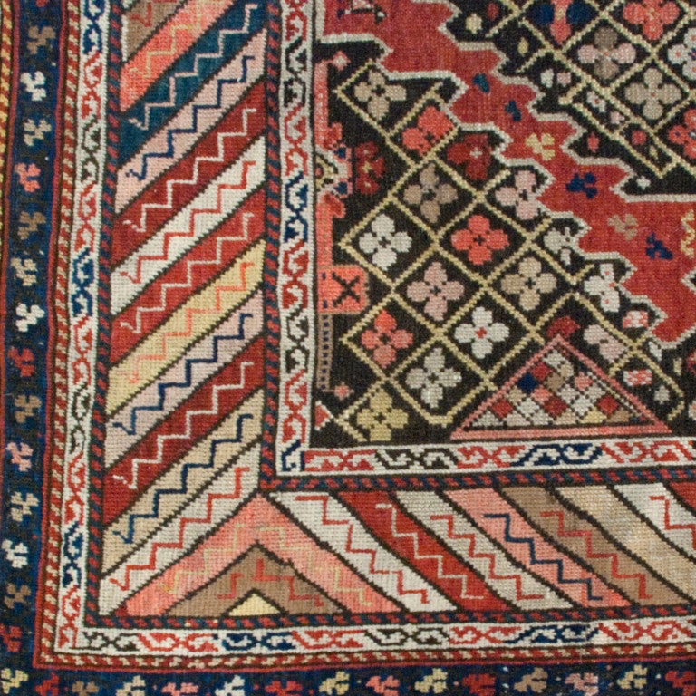 Teinture végétale Tapis persan du Karabakh du XIXe siècle en vente