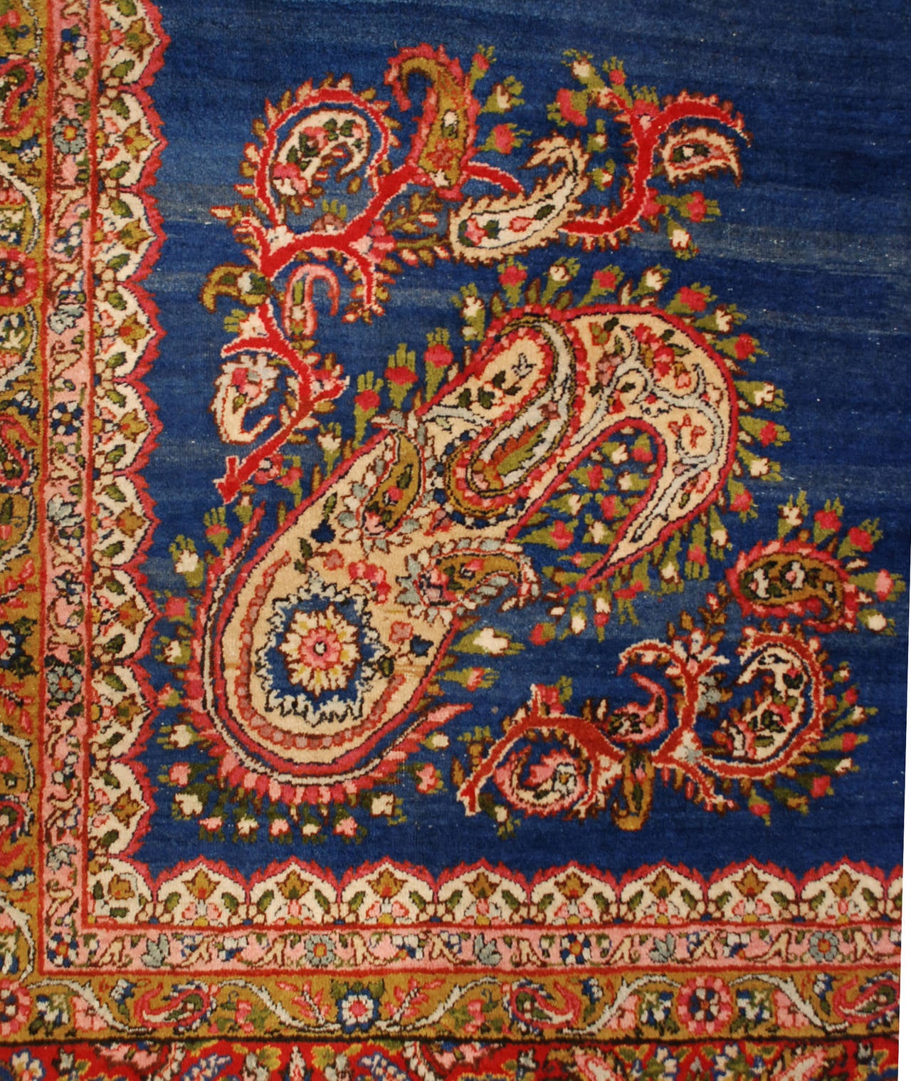 Early 20th Century Kirman Rug In Excellent Condition For Sale In Chicago, IL