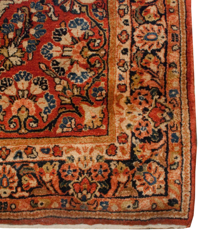 Early 20th Century Persian Sarouk Runner In Excellent Condition For Sale In Chicago, IL