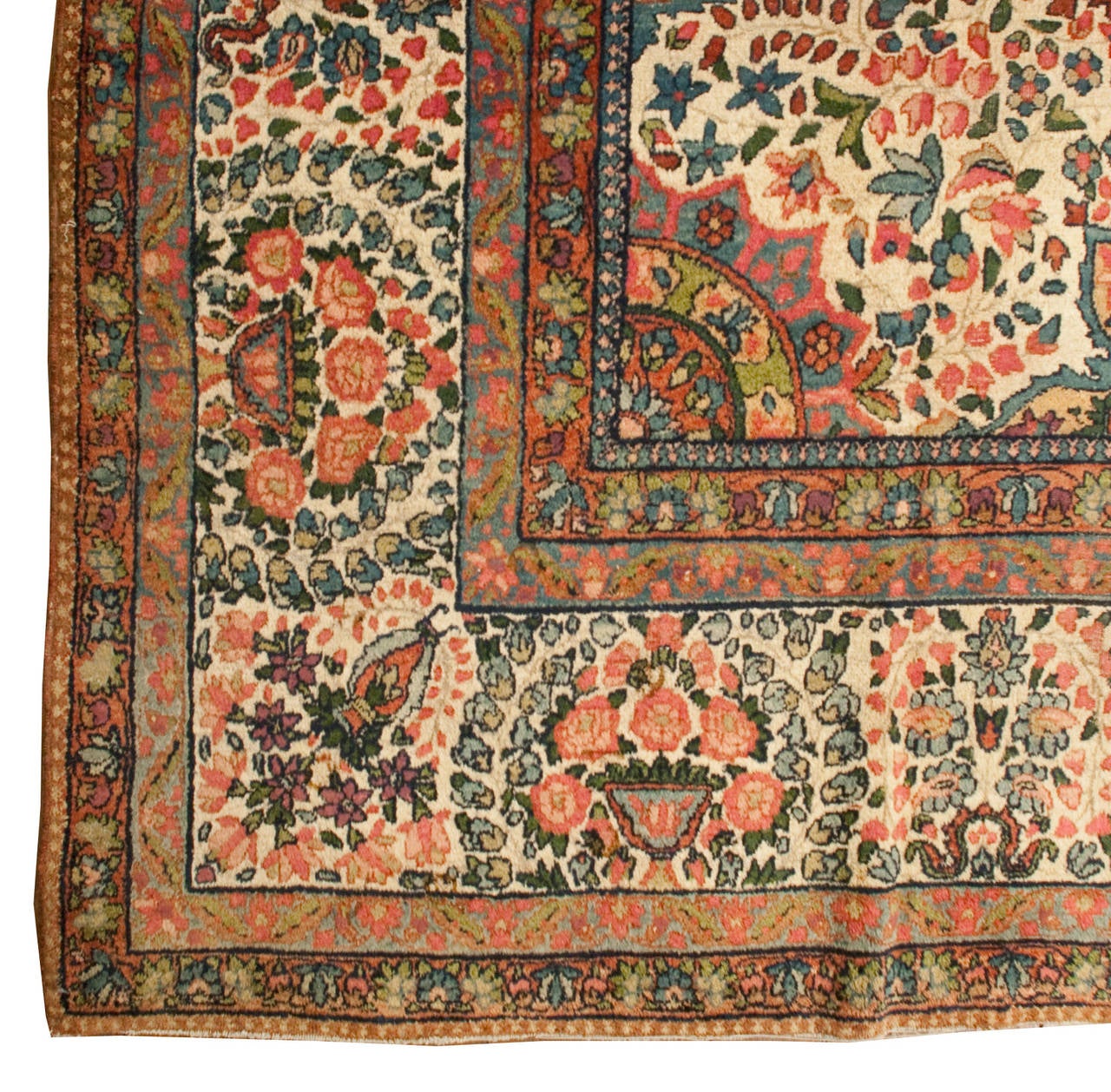 Early 20th Century Kirman Rug In Excellent Condition For Sale In Chicago, IL