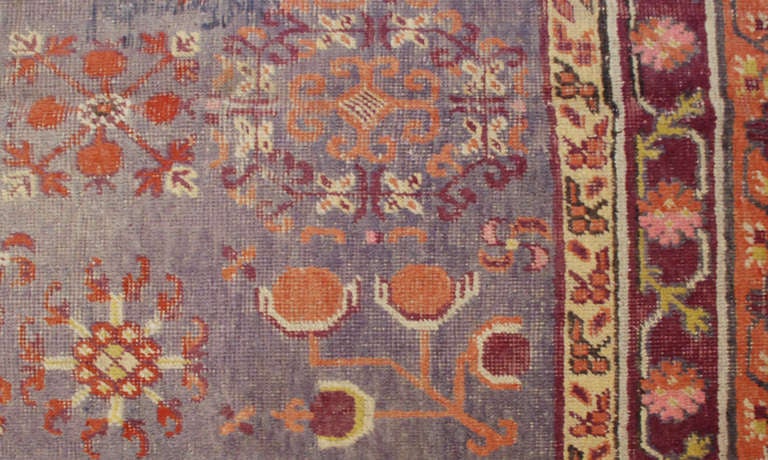 Antiker Khotan-Teppich im Zustand „Hervorragend“ im Angebot in Chicago, IL