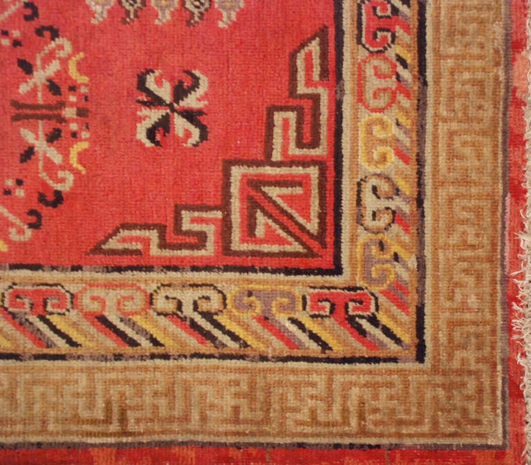 Early 20th Century Khotan Rug In Excellent Condition For Sale In Chicago, IL