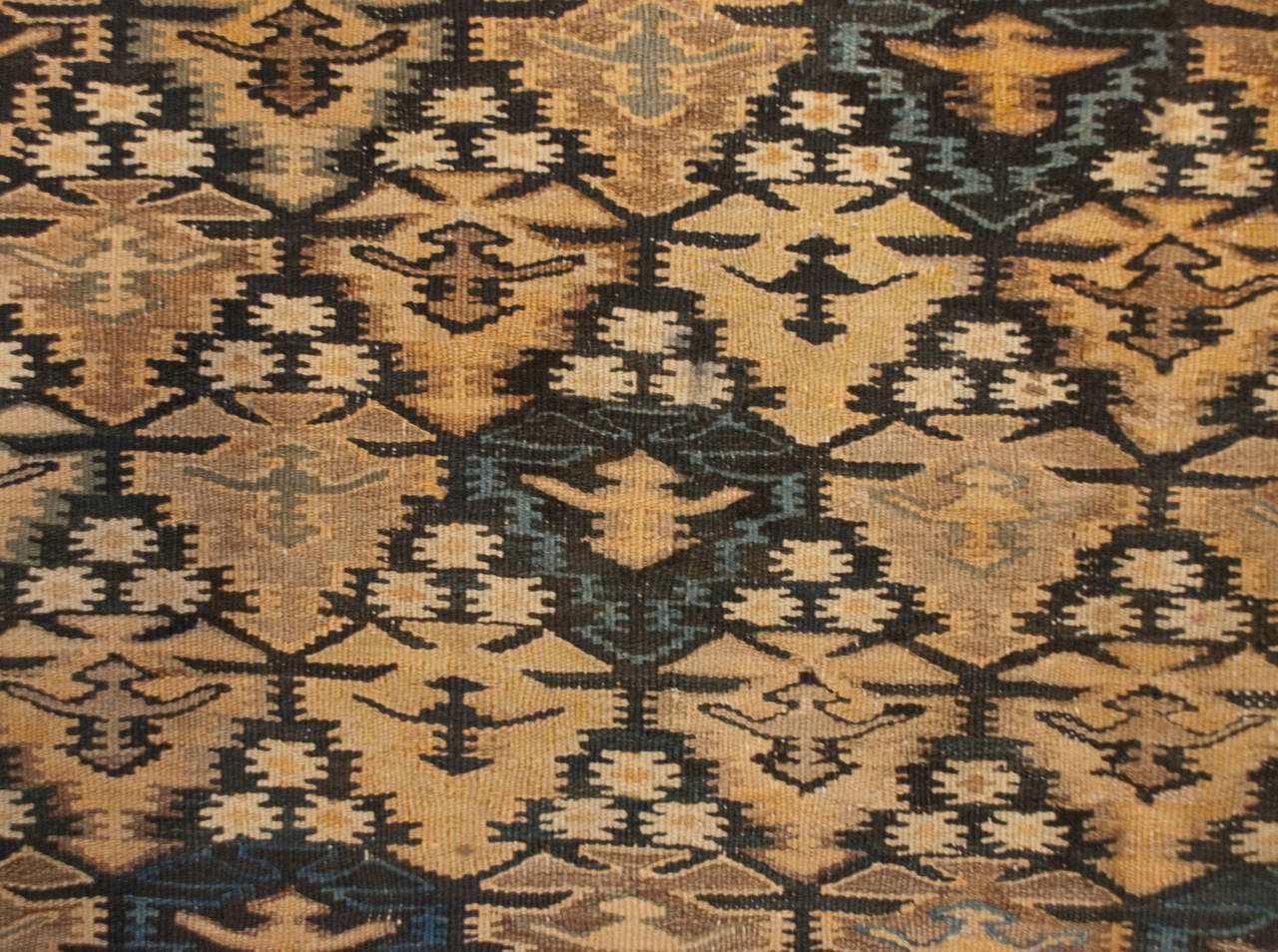 Asiatico Corridore kilim Qazvin dei primi del Novecento in vendita