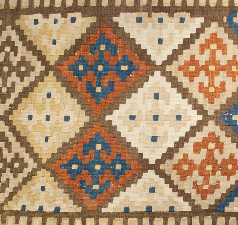 Kilim Corridore kilim Shiraz dei primi del Novecento in vendita