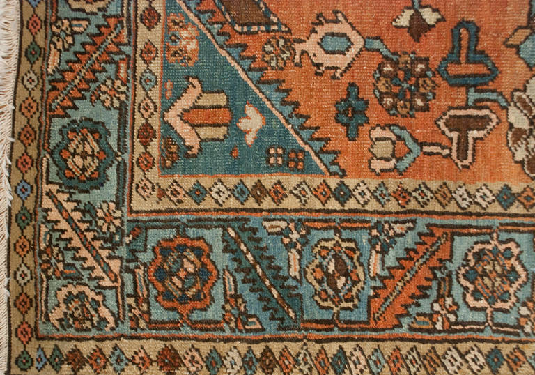 19th Century Heriz Rug In Excellent Condition For Sale In Chicago, IL