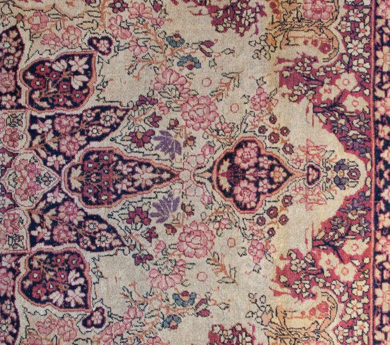 19th Century Kermanshah Rug In Excellent Condition For Sale In Chicago, IL