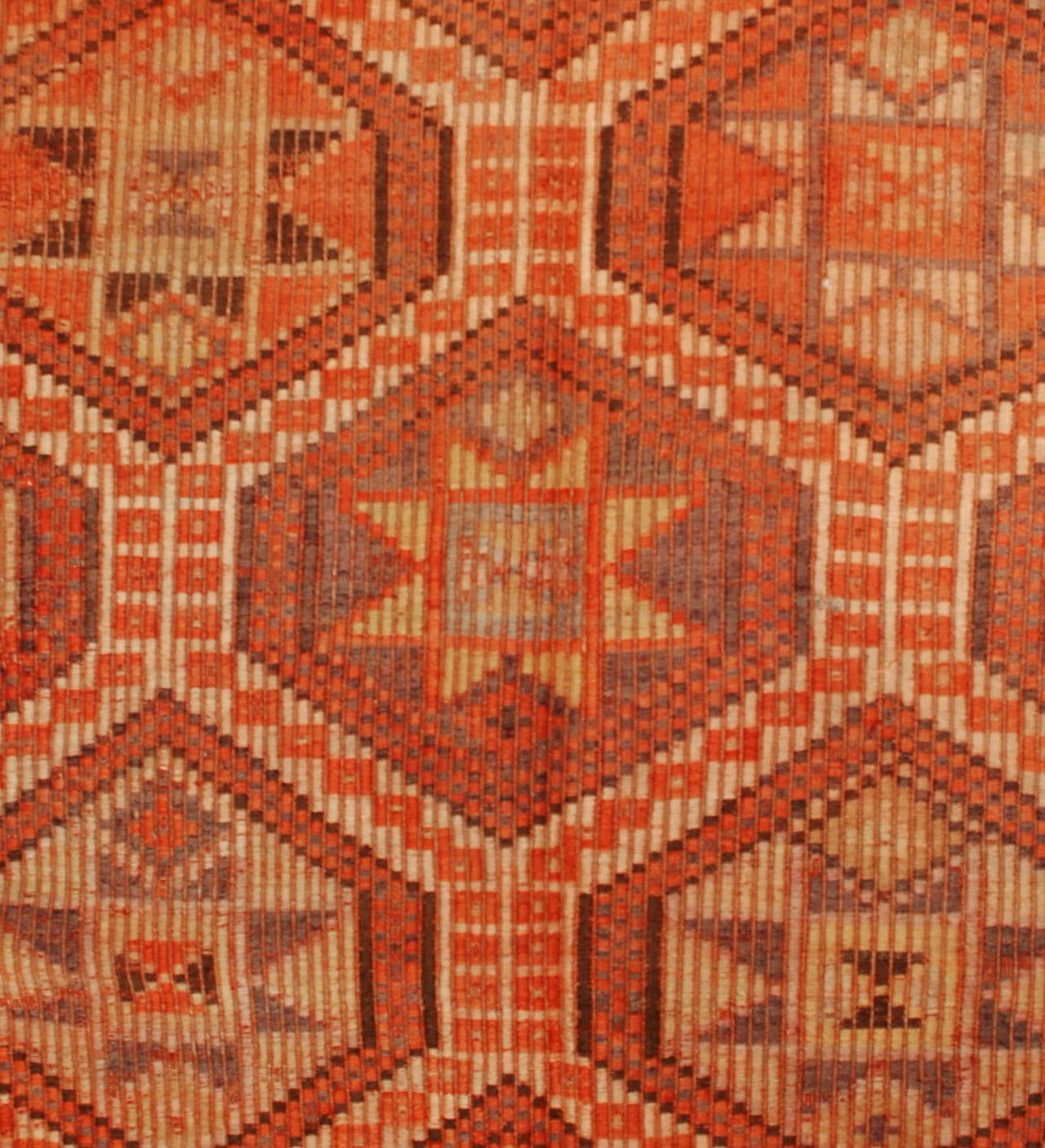 Vintage Verneh Kilim Rug In Excellent Condition For Sale In Chicago, IL