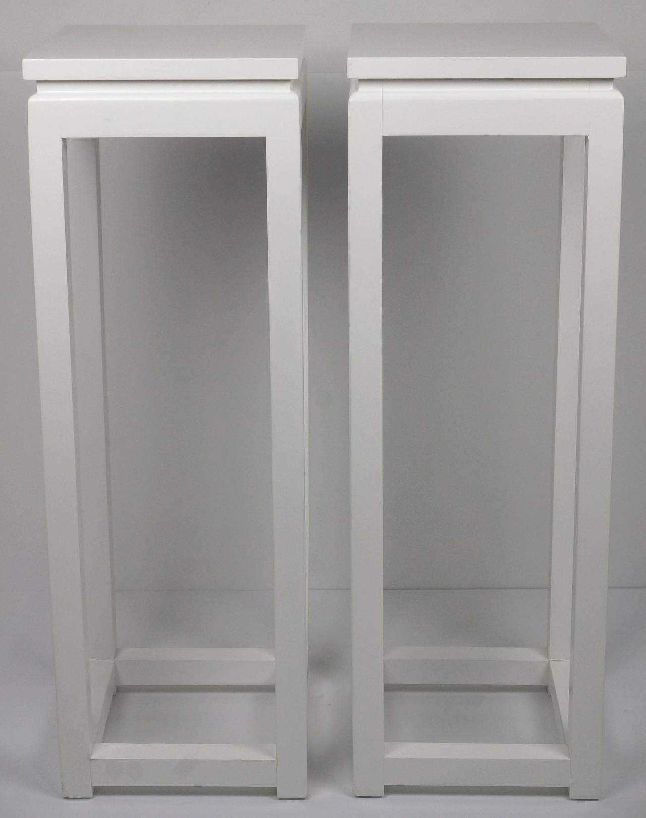 Mid-Century Modern Pair of Midcentury Ming Dynasty Style White Lacquered Pedestals, 1960s