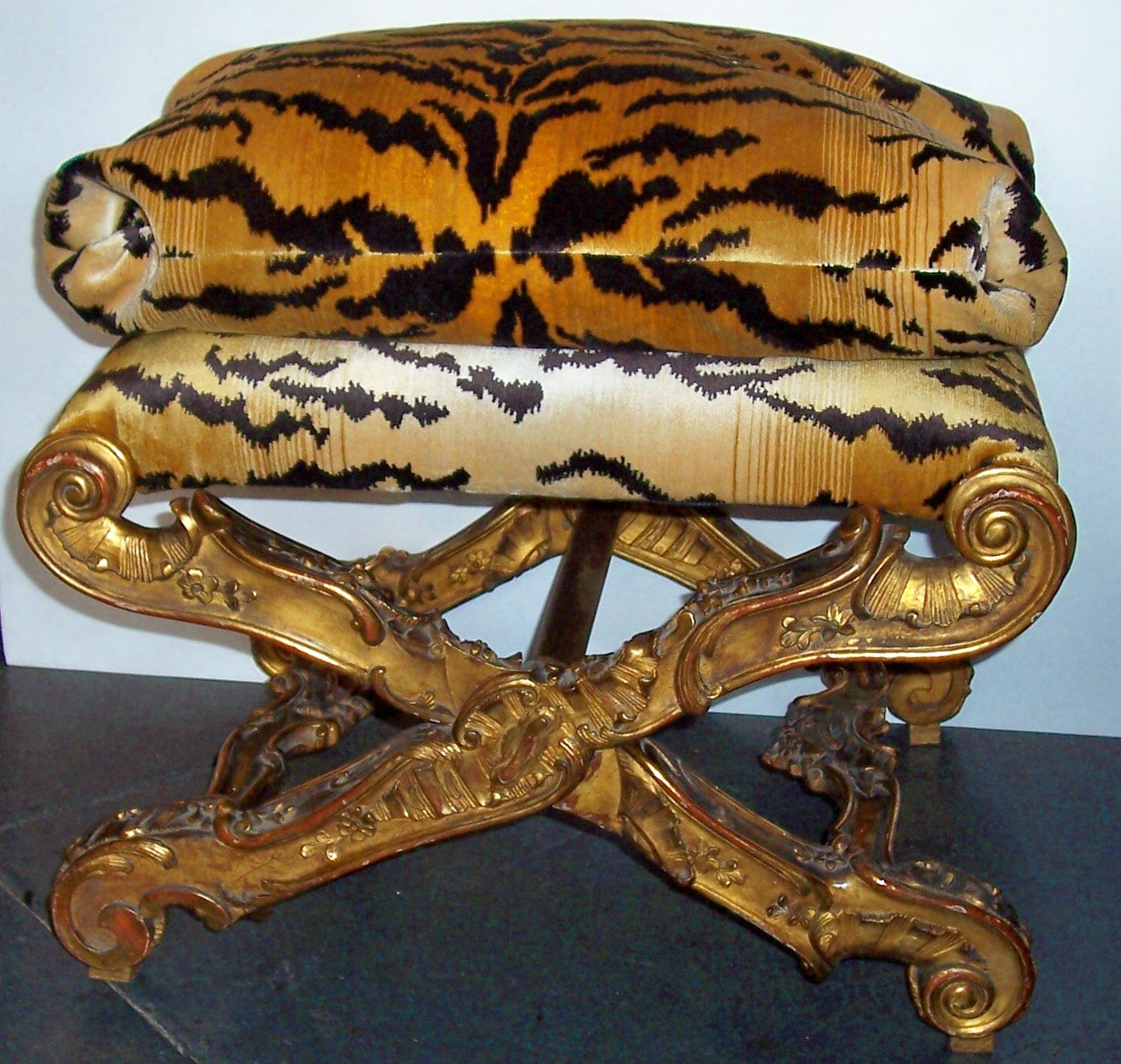 Louis XV style ( rococo ) giltwood  ' X ' frame curule stool or tabouret