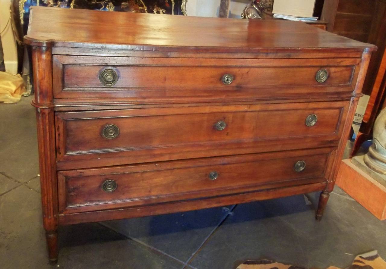 Italian or French Walnut Commode in Louis XVI Transitional to Directoire In Good Condition In Nashville, TN