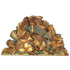 Carved Mirror Crest of Giltwood Musical Trophy with Oak Leaves