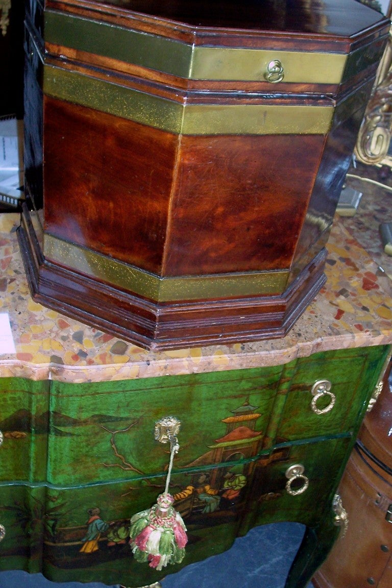 Georgian  mahogany octagonal cellarette or side table