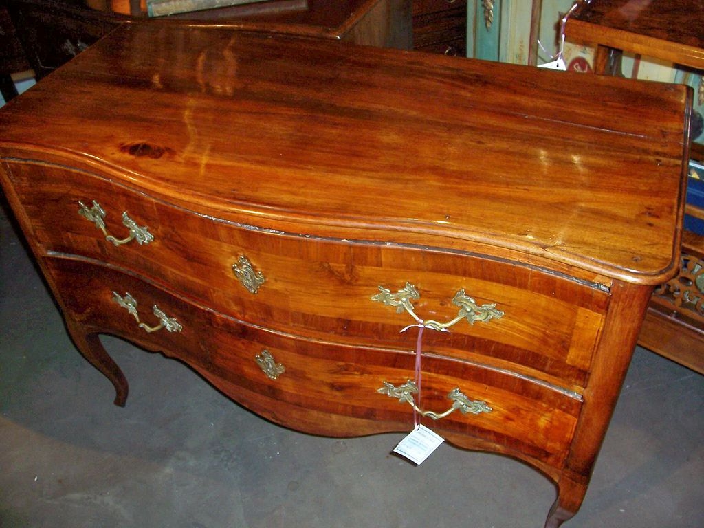 Rococo Italian or French Walnut and Fruitwood Serpentine Chest